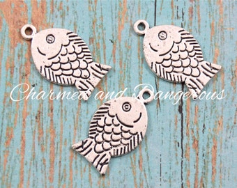 10 pewter Fish charms (CM216)