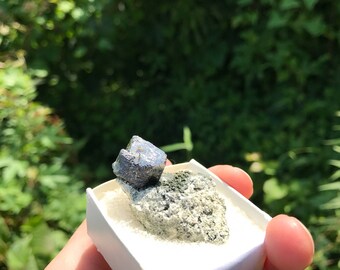 Magnetite crystal cluster - Laurel Hill, Secaucus, NJ