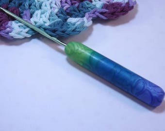 Ergonomic Polymer Clay Covered Crochet Hook Handcrafted Ombre' Shell Design Boye D