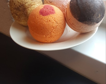 Love Deluxe Bath Bomb Set