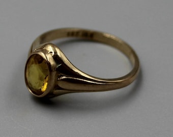 Solid Yellow Gold 10K Gold Yellow Stone Ring Estate Jewelry from Charmhuntress X117