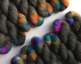 Hand dyed DK Beetlebum yarn Blue Faced Leicester supperwash 100g, BFL is a British breed.