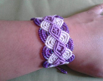 micro macrame bracelet with beads
