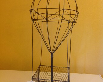 Hot air balloon. hot air balloon. HOt air ballon on centerpiece. Hot air balloon decoration .