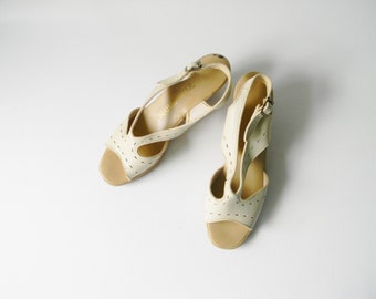 Women's Ivory Leather Heel Sandal ~ Size 7