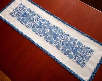 Hungarian embroidery - Hand-embroidered small tablecloth, table runner. Authentical Matyo motives.
