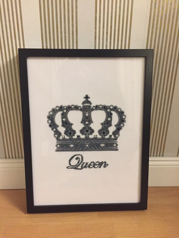 Cross stitch pattern QUEEN cross