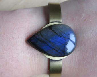 Strap drop of Labradorite