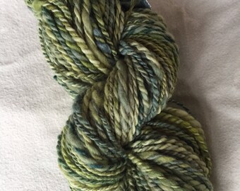Green Handspun BFL Wool Yarn / 92 yards 3.4 oz Heavy Worsted Thick and Thin