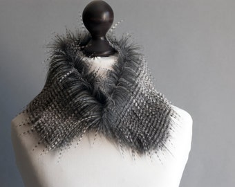 Faux fur collar with beige and grey stripes. Faux fur neck warmer. Womens faux fur collar. Fake fur collar. Fake fur scarf.