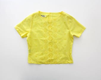Vintage Blouse // Yellow Nara Camice Eyelet Top with Back Buttoning