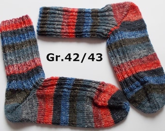 hand-knitted socks, Gr. 42/43 (EU), red-blue-gray