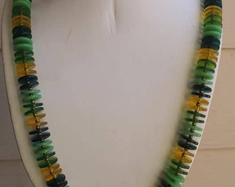 Vintage green and yellow lucite flat beads necklace