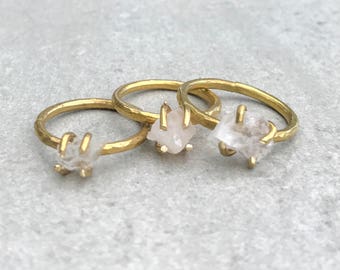 Petite raw quartz ring, Raw crystal ring, Gold stacking ring, Boho ring, Raw stone ring