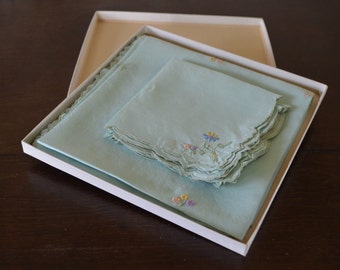 Vintage embroidered floral card table cloth and 4 napkins in original box, table cloth, bridge cloth