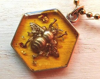 Bee necklace, honey bee necklace, bumble bee necklace, queen bee necklace, busy bee necklace, bee in resin necklace, honeycomb