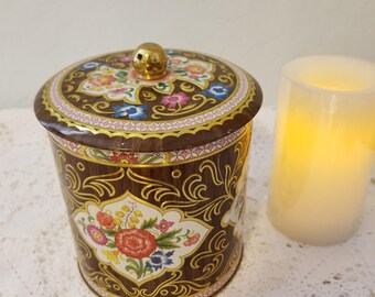 Design by Daher cookie tin