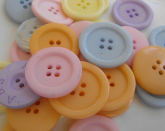 25 Pastel Large Buttons Assorted Round Crafting Sewing Buttons