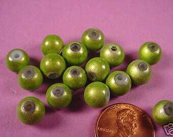 16 vintage green round illusion 8mm beads