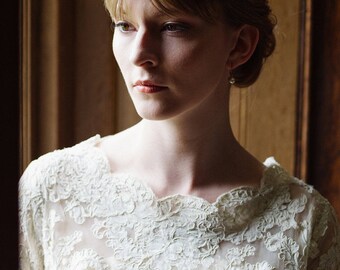Glamorous high quality corded lace, high boat neck, classic 60's dress, simple lovely wedding dress slightly high waist and 3/4 sleeves
