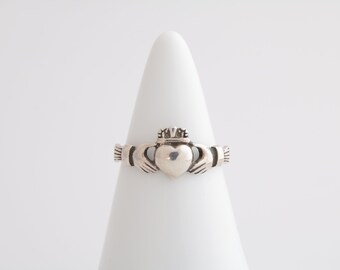 Sterling silver Irish Claddagh hand in heart ring / Sterling silver Claddagh ring / promise ring / Irish ring / relationship ring/love /2479