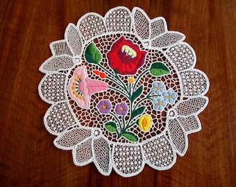 Handmade 9" cutwork embroidery doily. Richelieu lacework with Hungarian, Kalocsa-style floral motif.