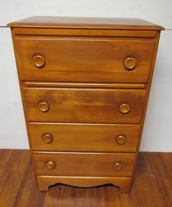 Maple four drawer dresser Monterrey style
