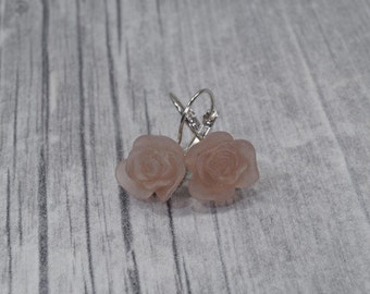 Ohrbrisuren Rose pastel beige