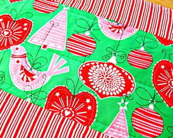 Christmas Table Runner, Quilted Table Runner, Red and Green Runner, Christmas Table Topper, Scandinavian Runner, Modern Table Runner