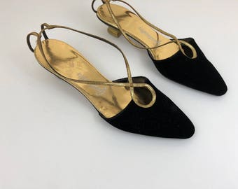 Vintage Gustinettes Black Velvet and Gold sling back pumps size 8 m.