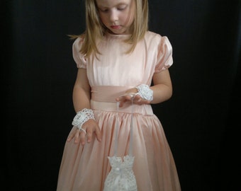 Crochet Flower Girl Mittens, Crochet Mittens, White, 100% Cotton.