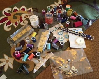 Bundle of Vintage Sewing Items