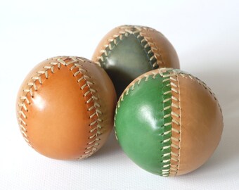 Juggling Balls, Juggling Set, Set of 3, Leather Juggling Balls, 3 Two-Colored Juggling Balls, Gift for jugglers, Circus Material