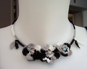 Choker necklace crocheted cotton grey black white three flowers three transparent beads