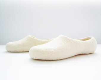 Custom color wool slippers / house shoes