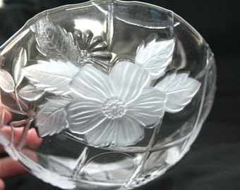 4 Vintage Flower frosted Glass Bowls, Set 3D Frosted Glass Flower Bowls, Elegant Flower Tableware, Clear Glass Flower Bowls, Elegant