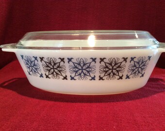 Pyrex JAJ/England Chelsea Oval Casserole dish 2.5 pint circa 1960