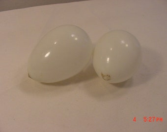 2 Vintage Hand Blown Milk Glass Chicken Nesting Eggs 18 - 824