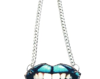 BLUE LIPS NECKLACE