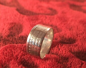 Sterling silver ring stamped 925