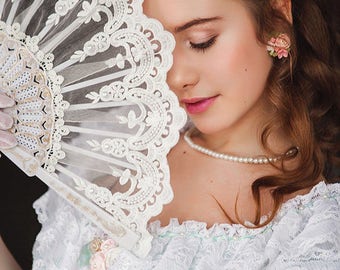 Hand Fan Wedding Lace Crochet ivory Bridesmaid Photo Props Vintage Theatre Wedding Decor Romantic image Beach Wedding Summer Spanish dance