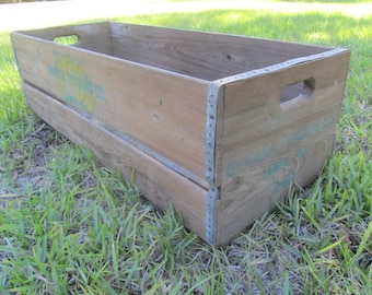 Banana Crate, Large Wood crate, wood box, vintage crate, vintage wood box, large box, Banana Trading Co. Tampa Fla. crate, farmhouse decor,