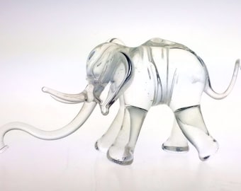 Studio Artisan Handcrafted Glass Menagerie Elephant Crystal Clear