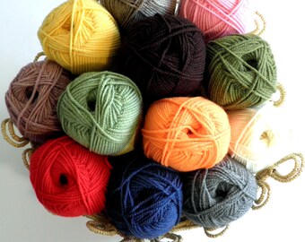 Hand Knit Yarn / Wool Yarn / Acrylic Yarn / Worsted Yarn / Crochet Yarn / Knit Yarn 100 g - 3.53 oz.