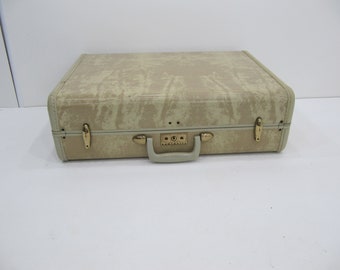 Vintage suitcase | Etsy