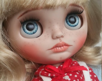 Reservada Blythe custom doll