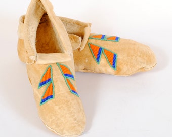 Vintage Native American Beaded Moccasins