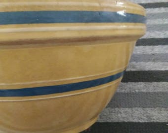 Beautiful Vintage Slip Banded Yellow Ware Mixing Bowl
