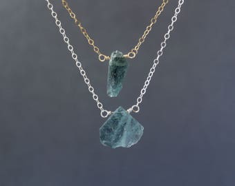 Raw Moss Aquamarine Necklace, Aquamarine Rough Necklace, Gemstone Bar Necklace, Aquamarine Choker, Ombre Aquamarine, March Birthstone