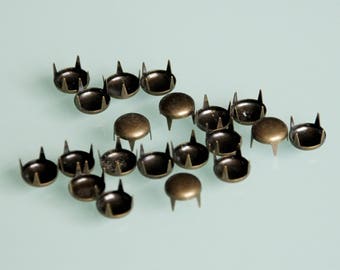 Nail claw foot metal 9mm rivet of boxes or bags